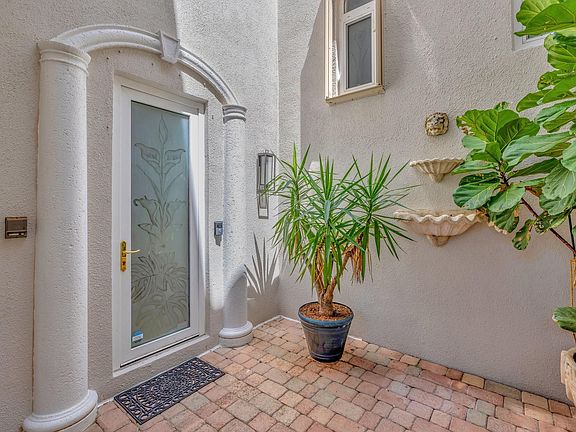 5th image of 1788 Bay Drive #25