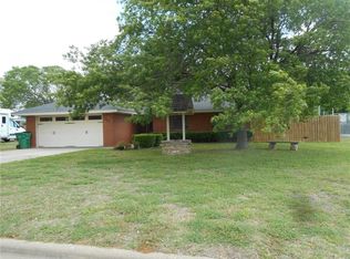 1511 Raborn St, Bowie, TX 76230