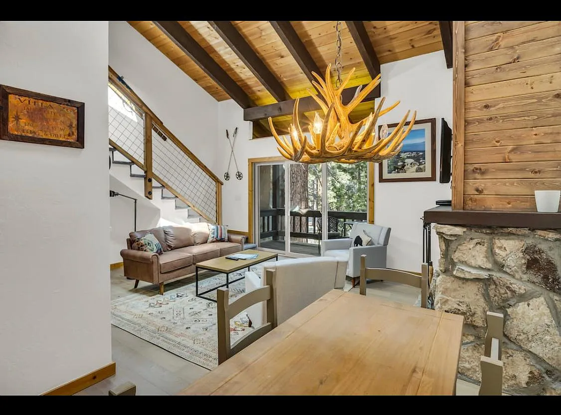 3 bed, 952 sqft, $3,000 — Photo 1