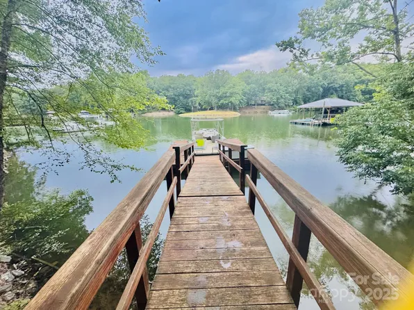 130 Seekirk Dr, Troutman, NC 28166