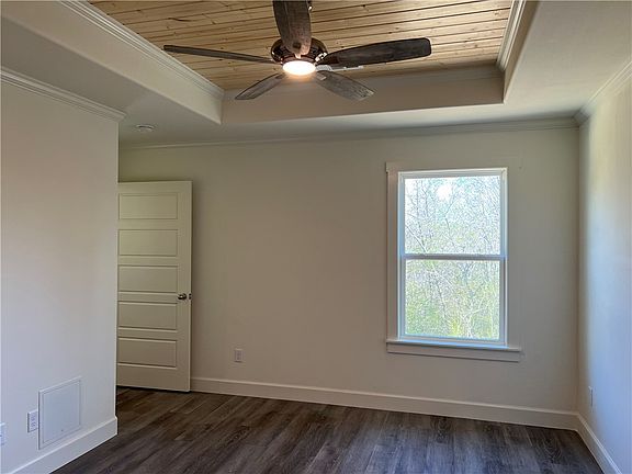 4th image of 33 Salen Ln