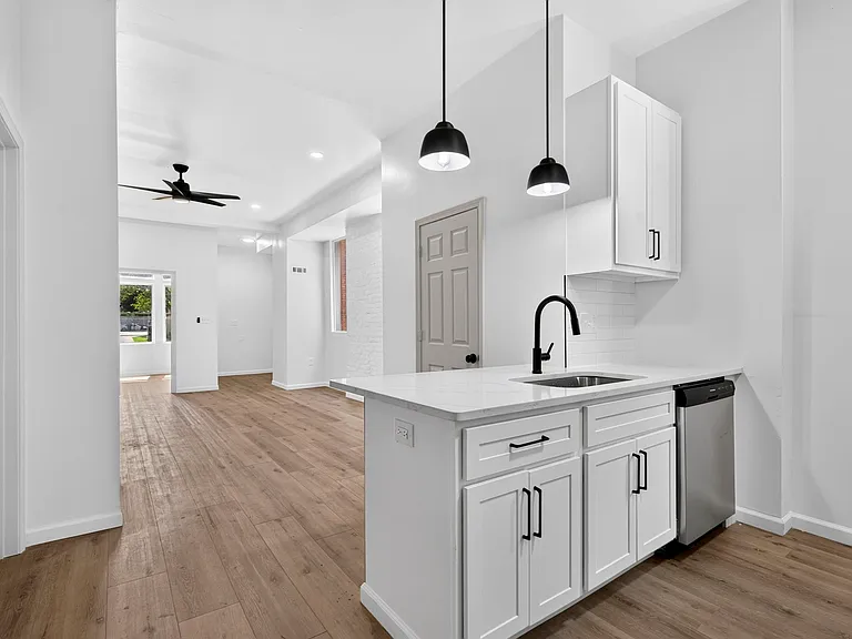3647 Wisconsin Ave — Photo 23