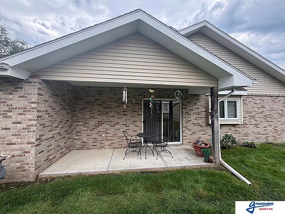 4th image of 304 Swanson Dr