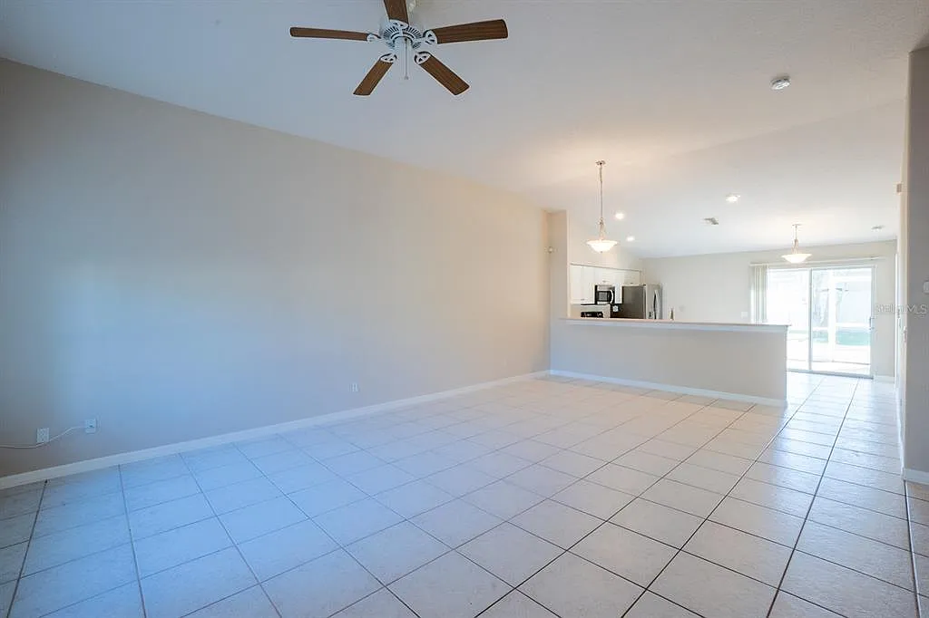 Building Photo - 13 Buttonwood Ln #B