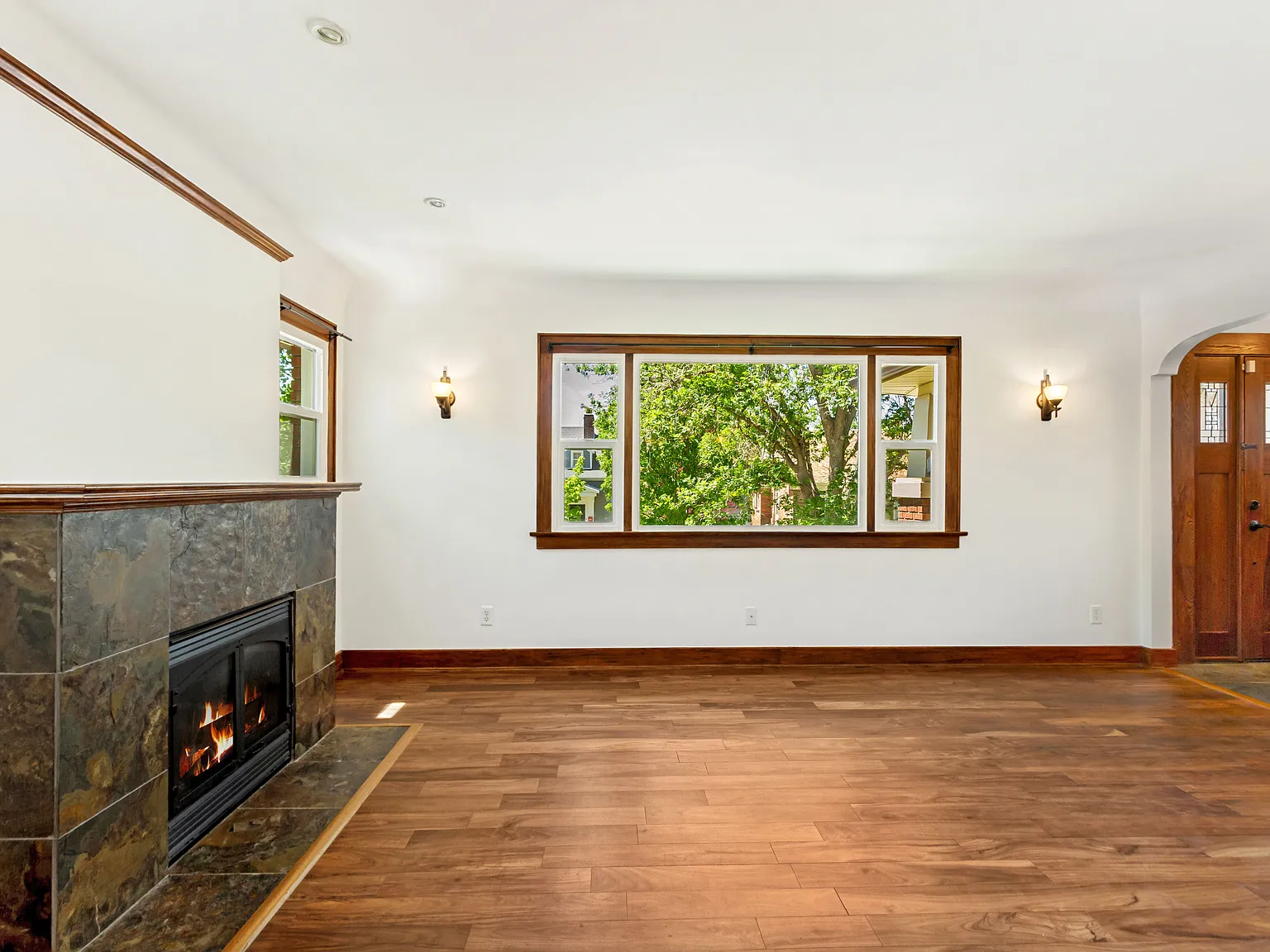 4 bed, 2200 sqft, $3,200 — Photo 3