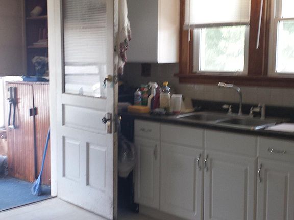 2nd image of 4370 Schenck Ave
