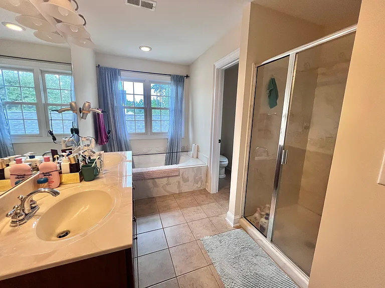 2nd Full Bathroom (Master Bath)_- 2nd floor-Pic 2