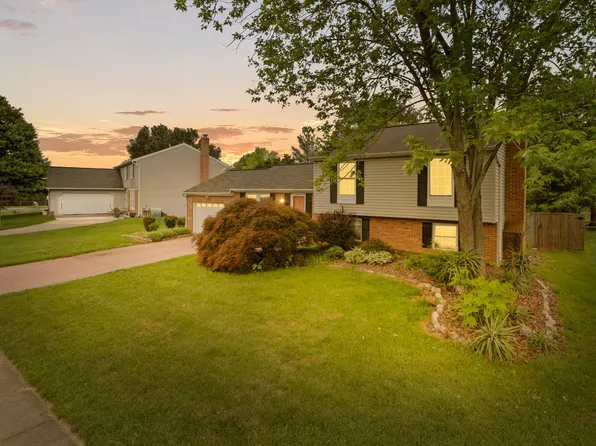 2715 New Ambler Ct, Herndon, VA 20171