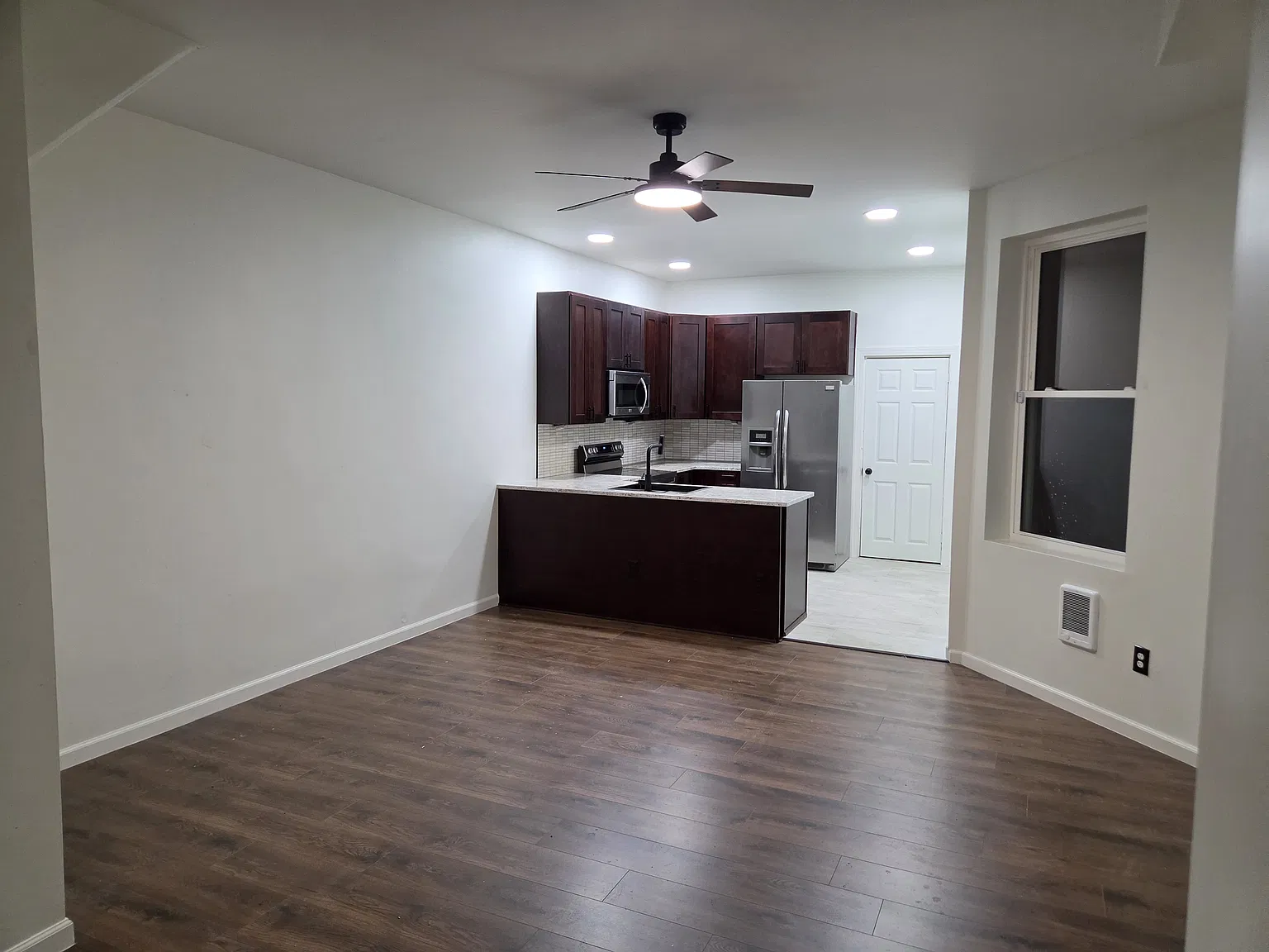 2038 E Ontario St — Photo 2