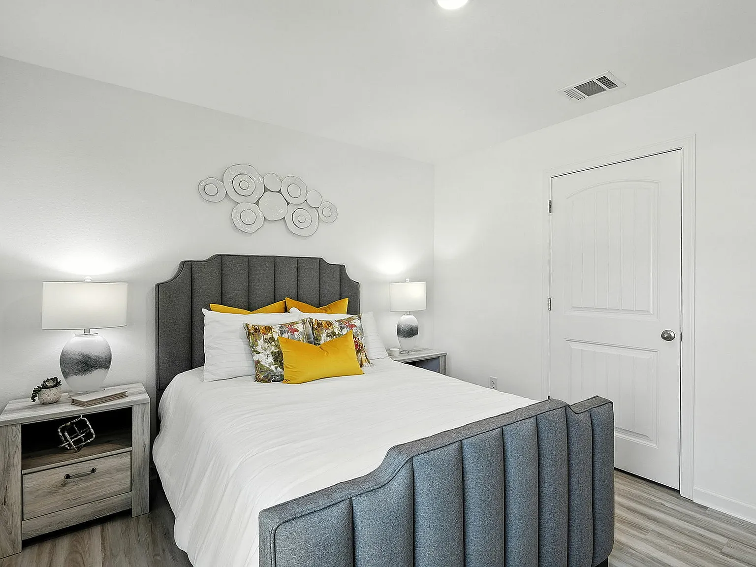Villas at Oak Bend - Home Rentals — Photo 4