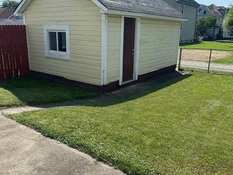 1724 Chester Ave #1724 — Photo 13