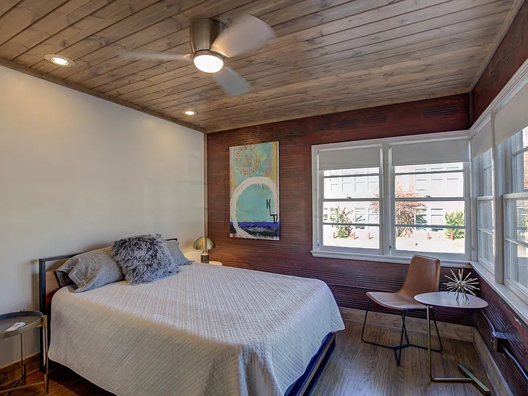 2106 S Cincinnati Ave — Photo 14