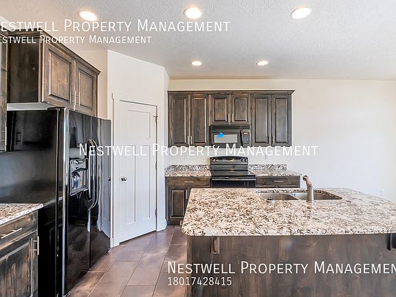 5th image of 4138 N Cresthaven Ln