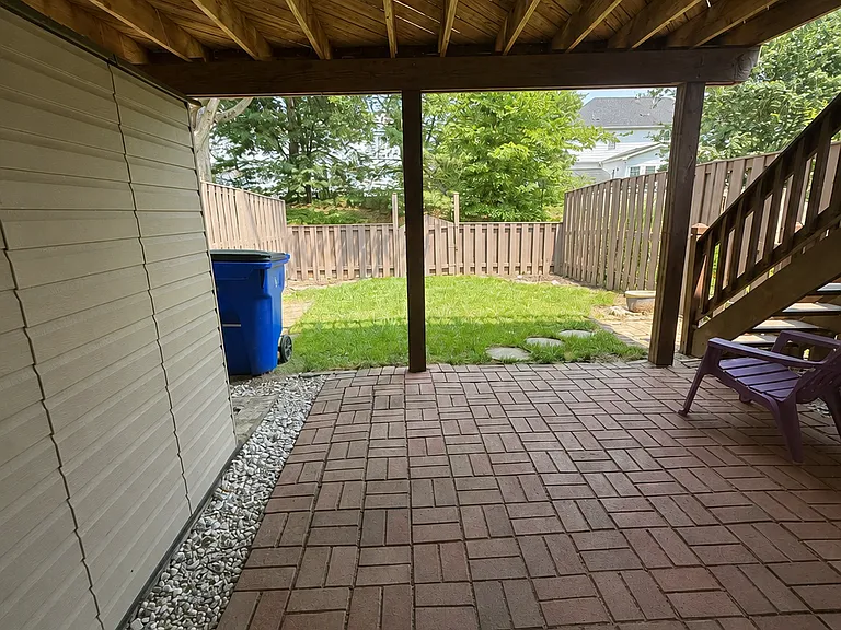 116 Smithfield Ct — Photo 30