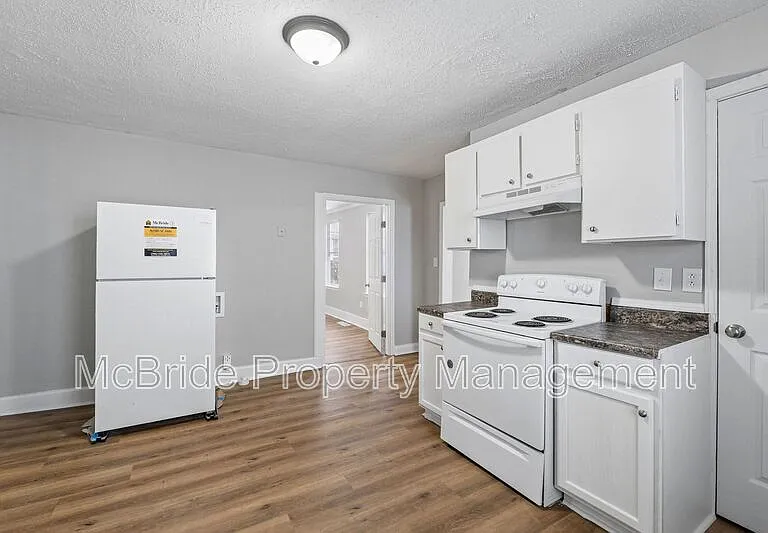 1827 Hicks St — Photo 5