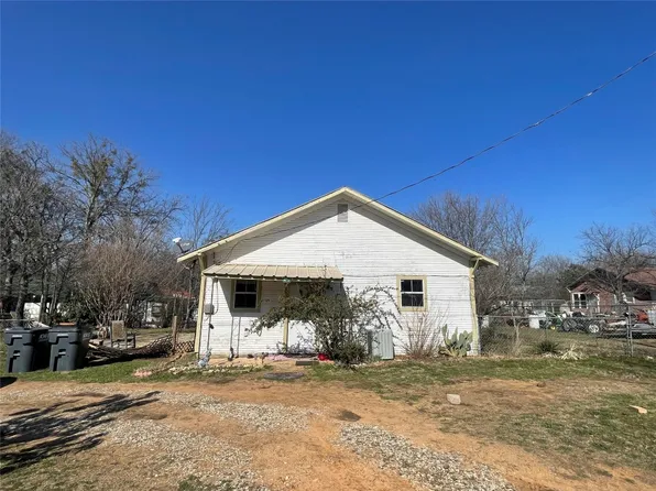 417 E Ross Ave, De Leon, TX 76444