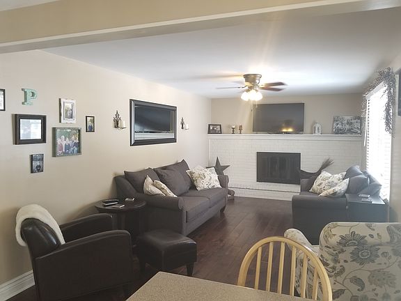 4th image of 2057 El Camino Dr