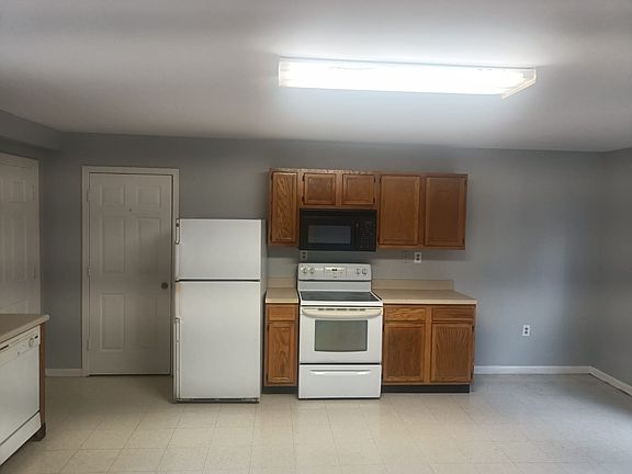 5th image of 206 E Church St #206