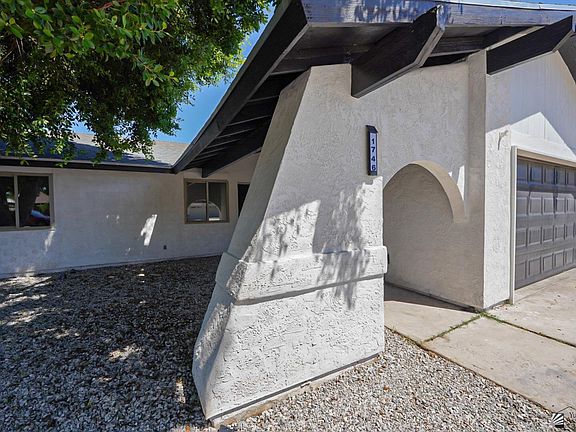 3rd image of 1746 W Camino Tierra