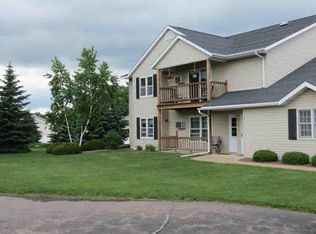221 Country Side Ct #D, Waupaca, WI 54981