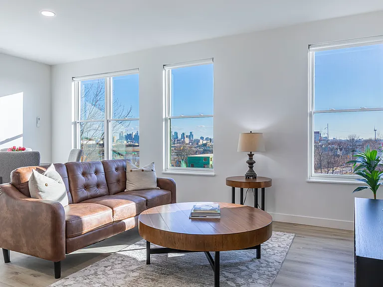 03 Summit - Apt. 503 (Model Unit)