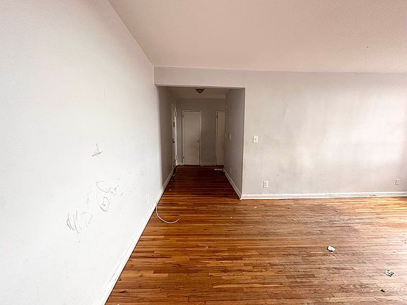 3rd image of 87-37 Kingston Pl #55D