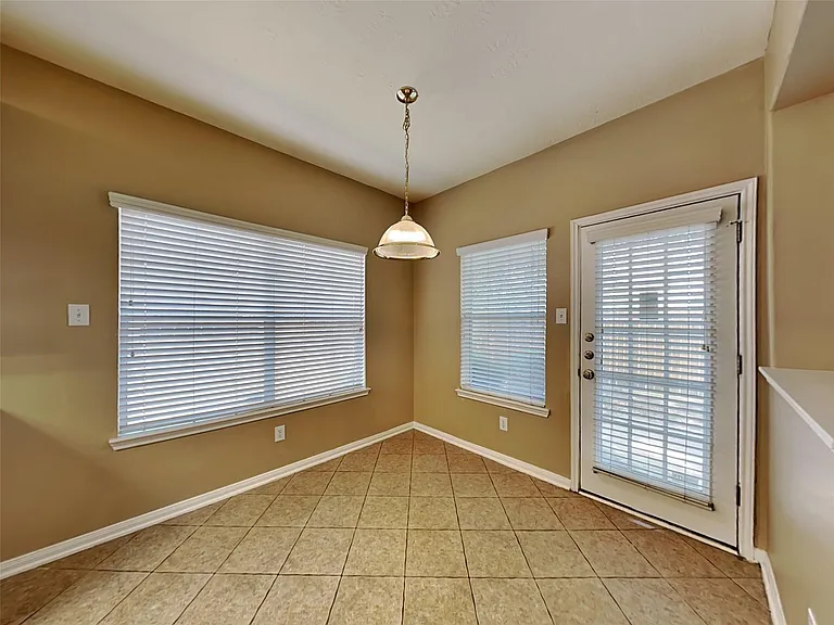 3523 Pine Valley Dr — Photo 4