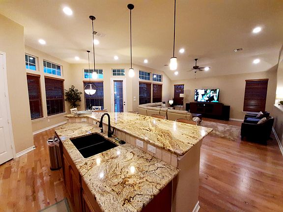 5th image of 1529 Carmine Dr