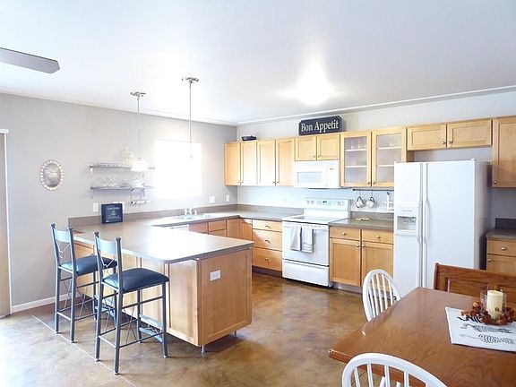 2nd image of 3794 Chamberlain Dr