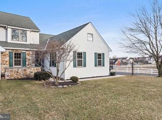 18 Meadowview Dr, Elverson, PA 19520