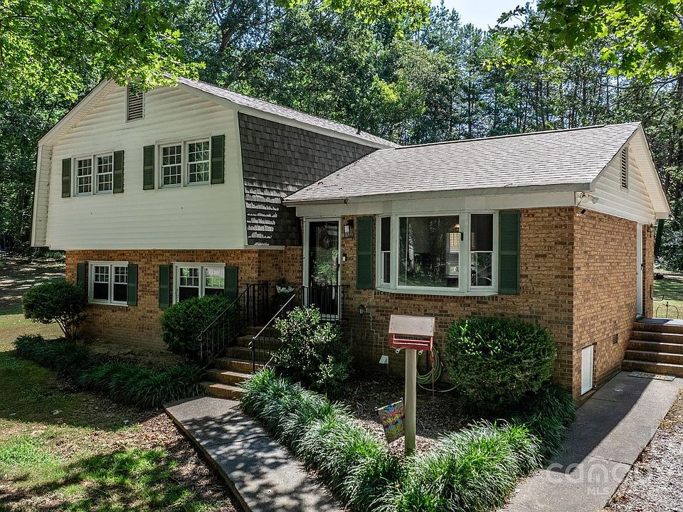 1st image of 4603 Oakwood Cir