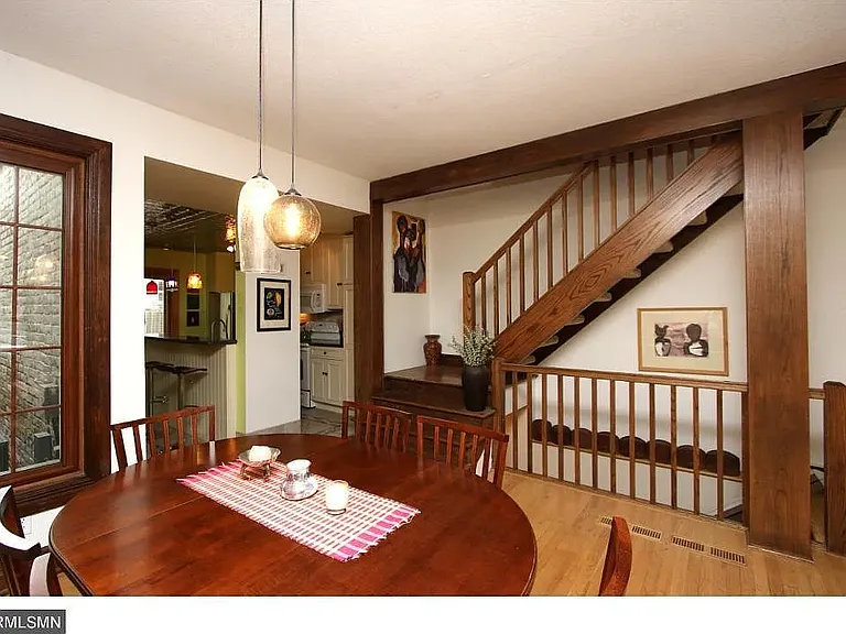248 Saint Albans St N — Photo 3