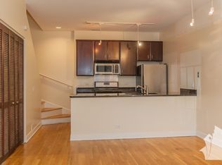 928 N Racine Ave #1, Chicago, IL 60642