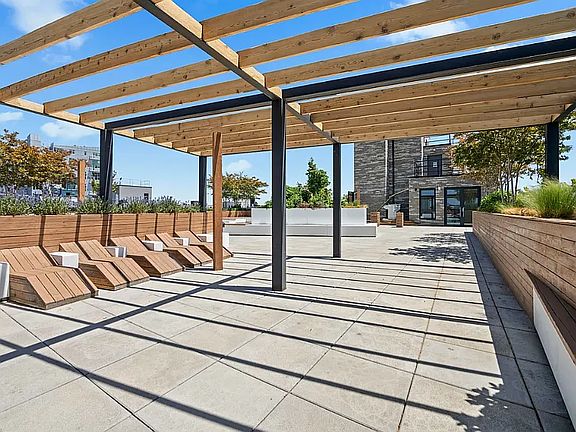 3rd image of 130 Hope St #6171