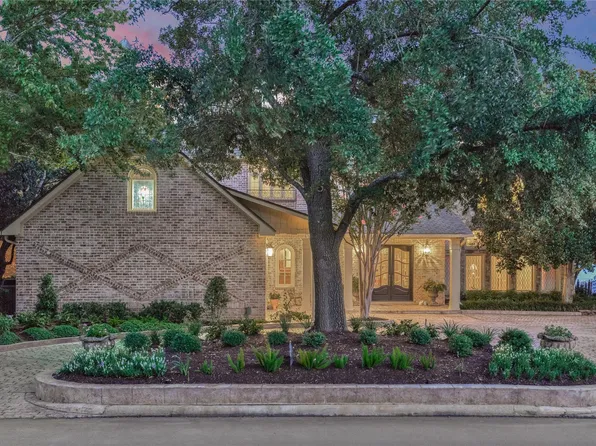 100 W Shore Ln, Montgomery, TX 77356