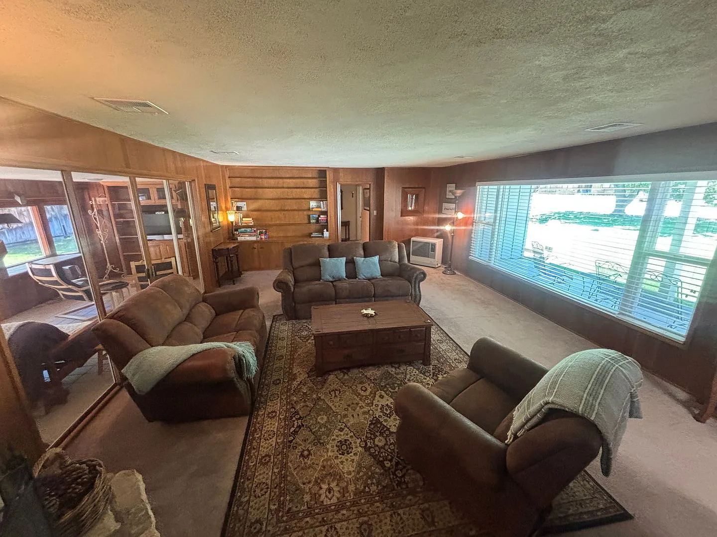 Lovely Furnished three bedroom home in the desirable McLaren neighborhood! — Photo 3