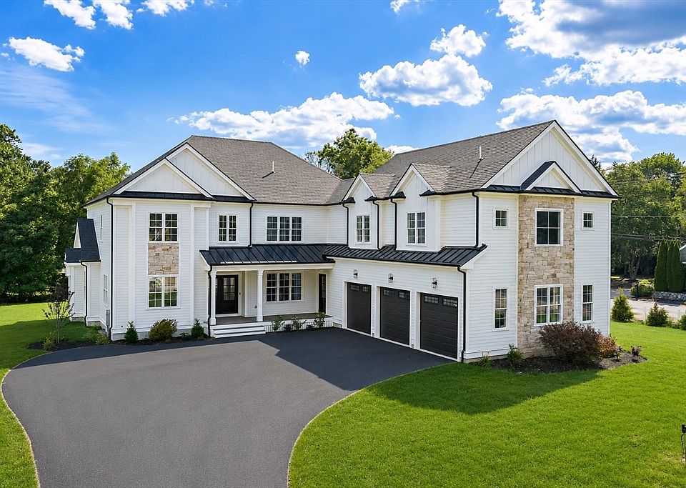 1st image of 9 Cervelli Farm Dr