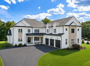9 Cervelli Farm Dr, Hanover, MA 02339