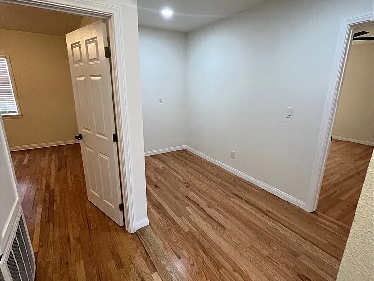 9441 Beverly St — Photo 38