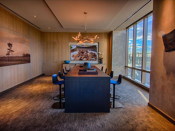 4th image of 1600 Center Ave #1B-1