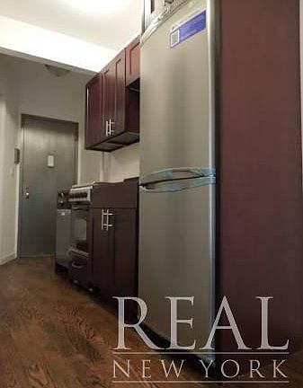 5th image of 130 Allen St APT 05