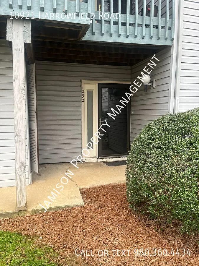 Carmel Village Condo — Photo 4