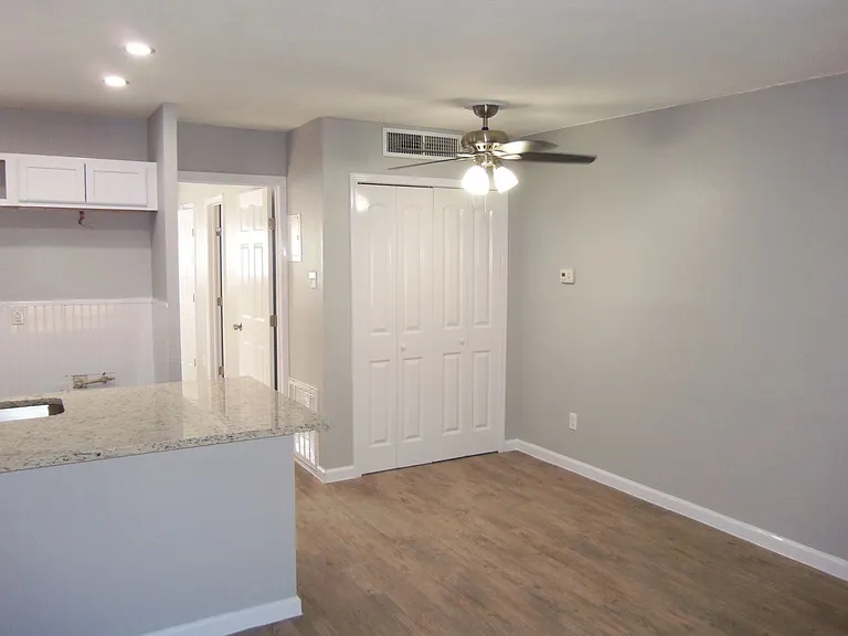 5217 Tahoe Trl #D — Photo 2