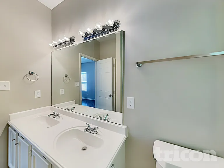 7825 Pence Pond Ln — Photo 10
