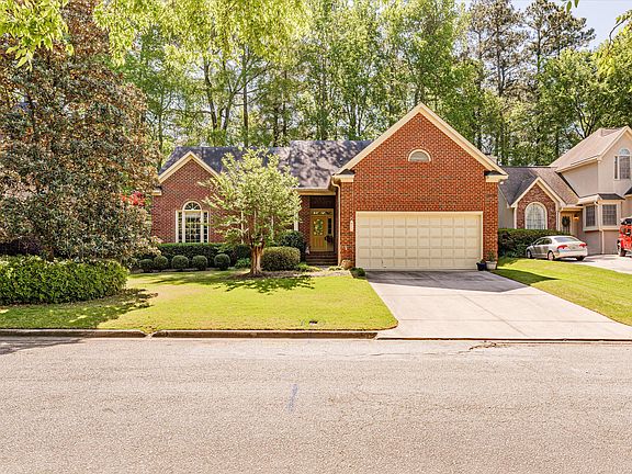 2nd image of 814 Park Chase Drive