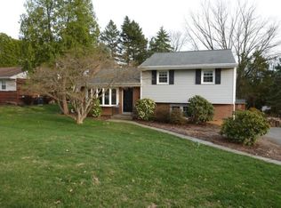 1524 Zarker Rd, Lancaster, PA 17601