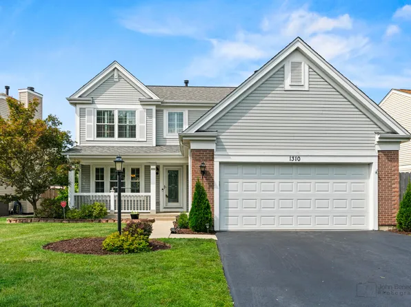1310 Almaden Ln, Gurnee, IL 60031