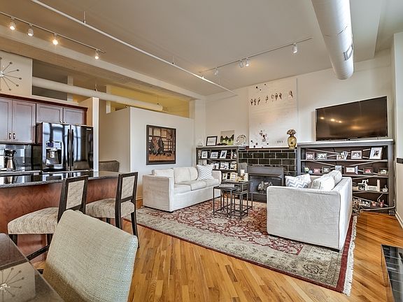 5th image of 2015 Grand Ave Unit 423