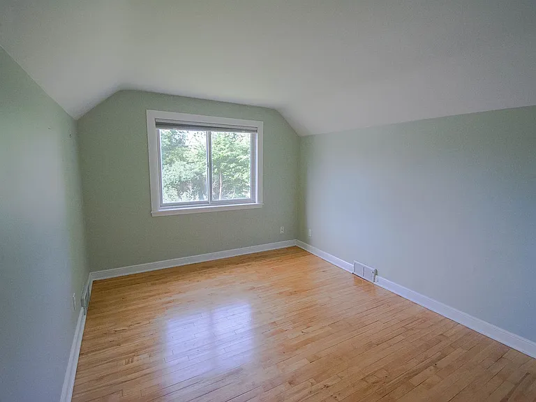413 14th Ave SE — Photo 15