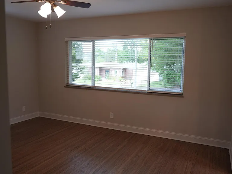 951 Mulberry Ln — Photo 15